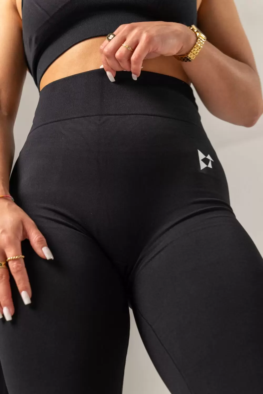 Seamless Yoga Bra and Leggings Black - Image 4