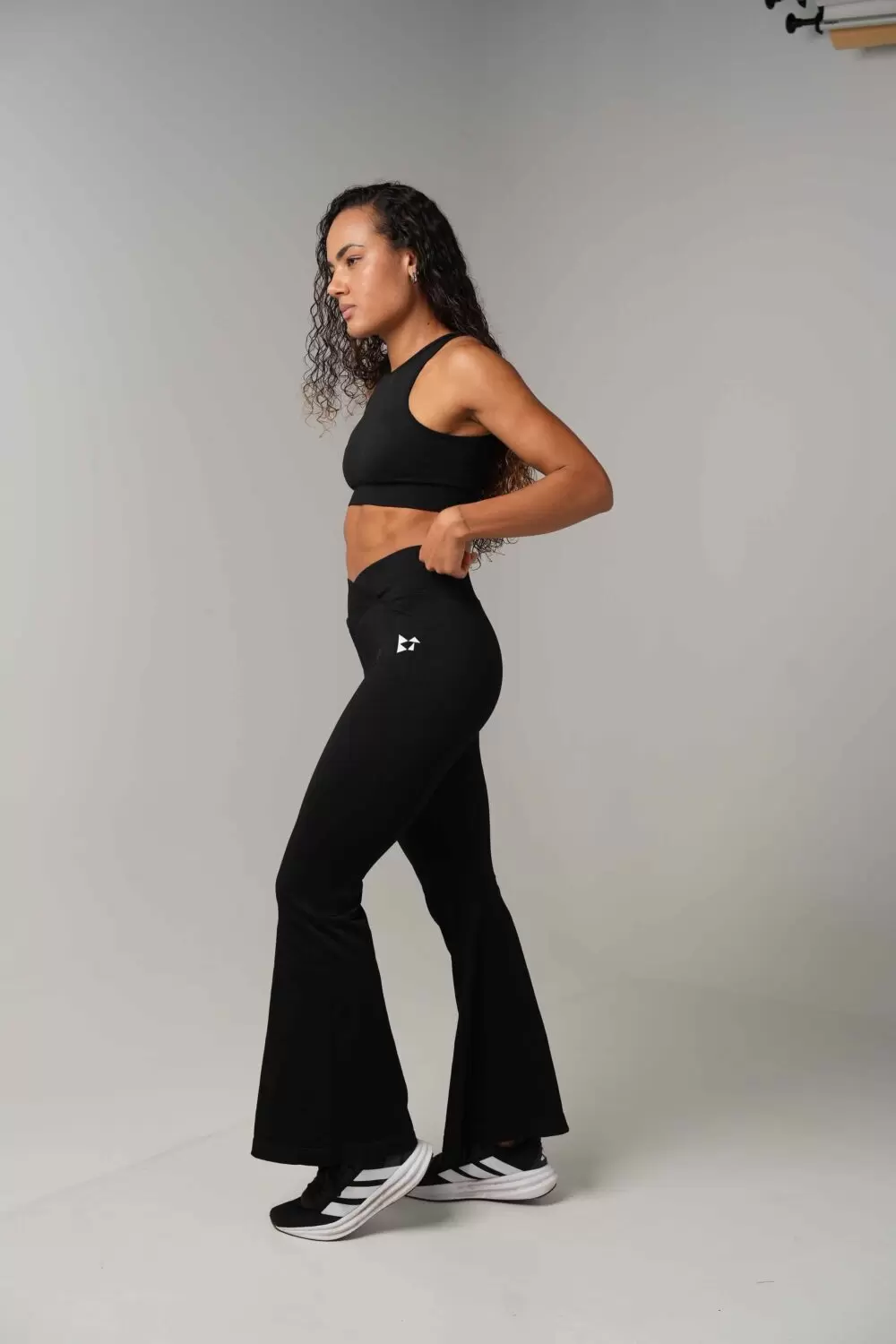 Solace seamless Flare Leggings and Bra Onyx Black